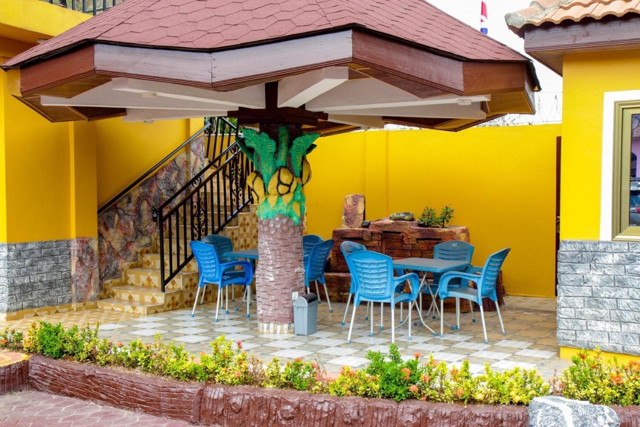 Ogbodjo Hilton View Hotel מראה חיצוני תמונה