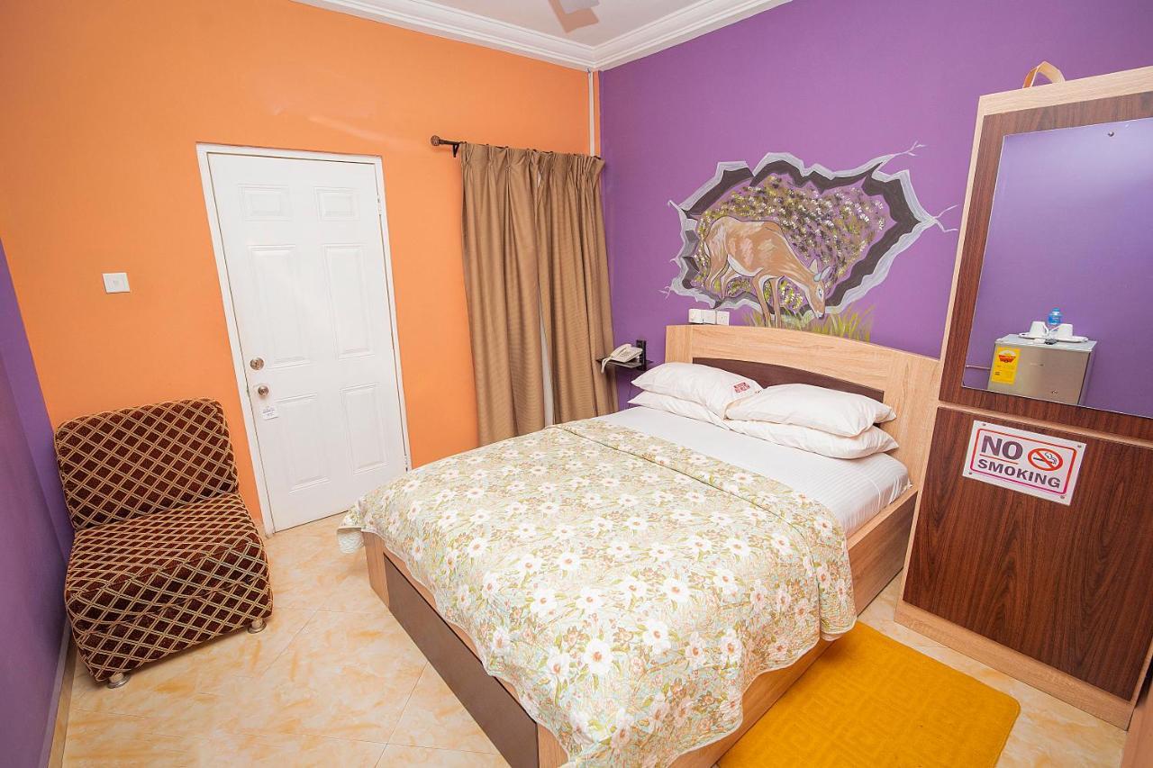 Ogbodjo Hilton View Hotel מראה חיצוני תמונה
