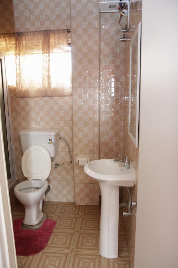 Ogbodjo Hilton View Hotel מראה חיצוני תמונה