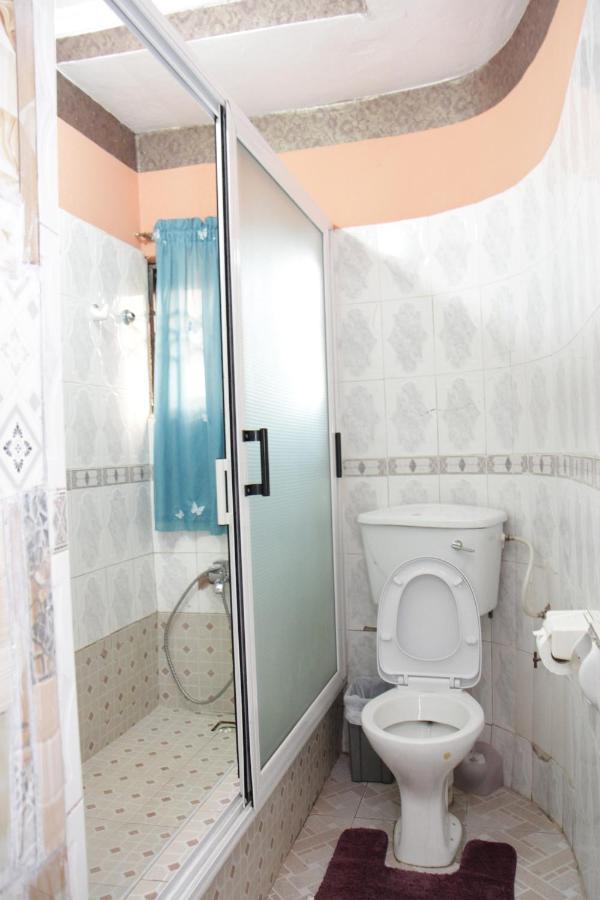 Ogbodjo Hilton View Hotel מראה חיצוני תמונה